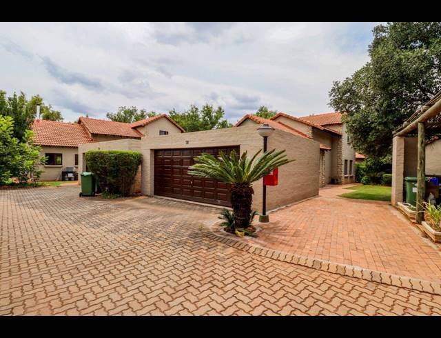3 BEDROOM TOWNHOUSE SOLD IN THE COVES